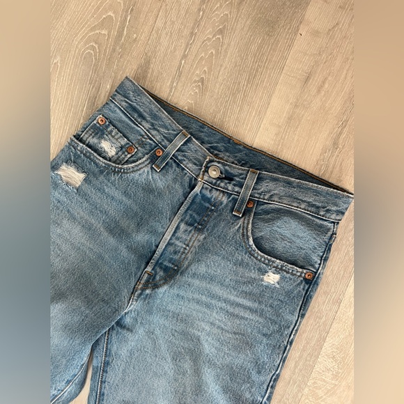 Levi’s 501 straight jeans with distressing - Picture 10 of 12